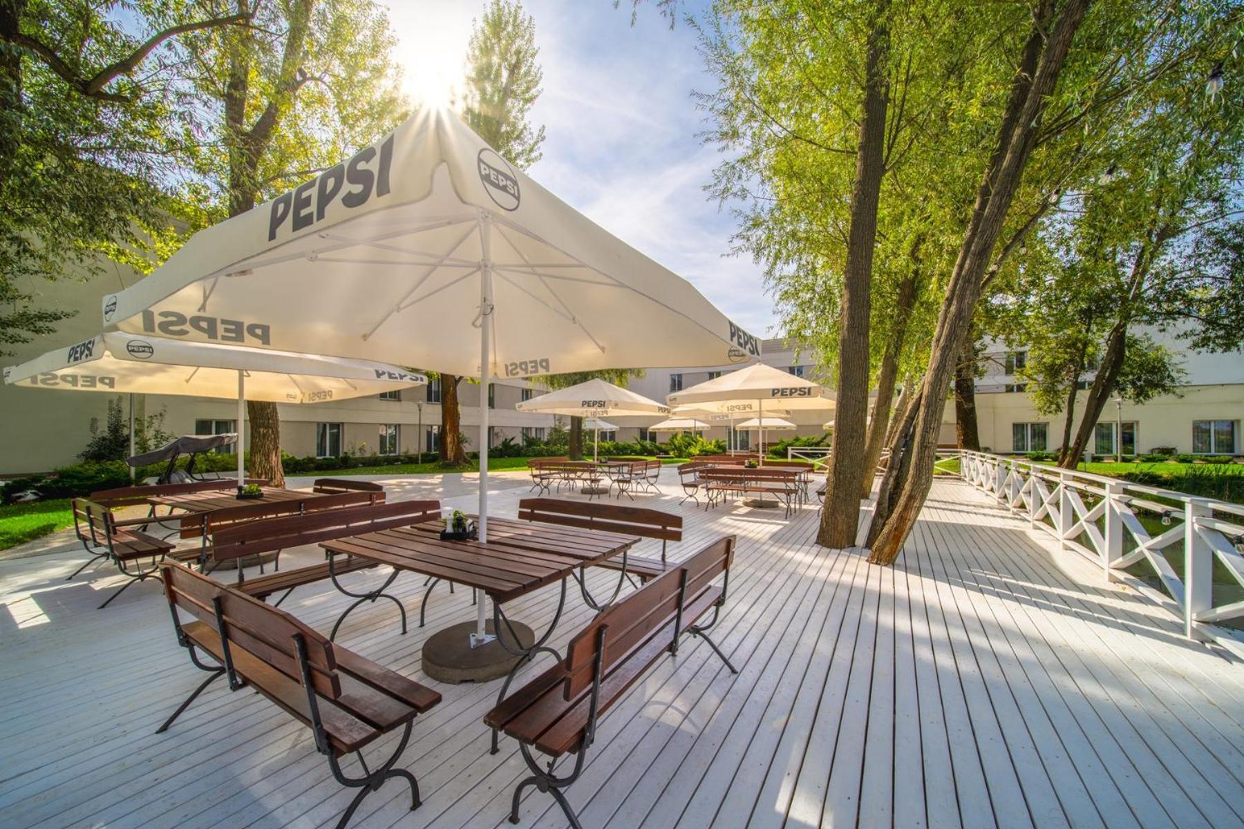 Green Garden Hotel Raszyn Exterior foto