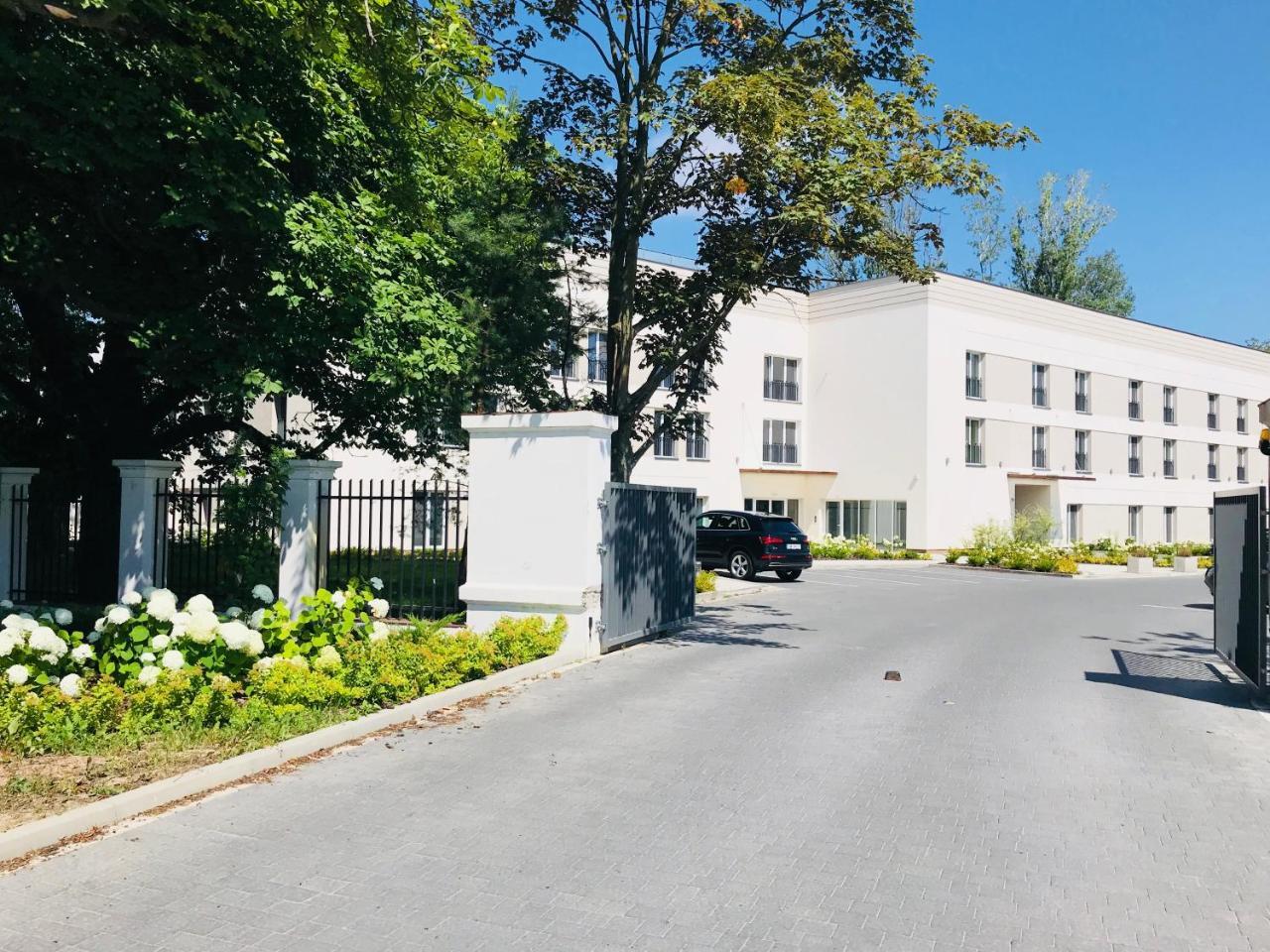 Green Garden Hotel Raszyn Exterior foto